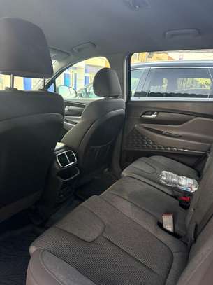 Hyundai  Santafe 5place Automatique  Année  2019 image 7
