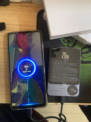 Chargeur magnétique sans fil Qi mince 10000mAh image 3