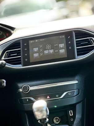 Peugeot 308 image 2