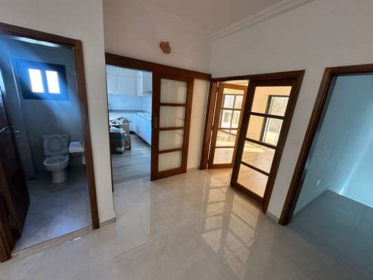À loué appartement neuf luxe  HANN MARISTE T4 image 2