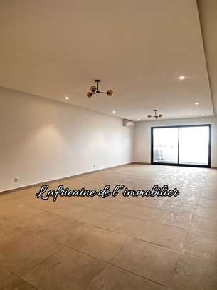 À LOUER – Superbe appartement avec terrasse sur la VDN image 4