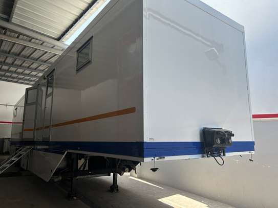 Cabinet médical ou laboratoire mobile image 2