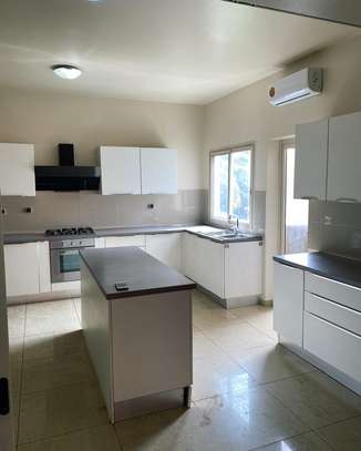 Appartement F4 au Point E image 8