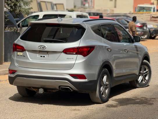 Hyundai santa fe image 5