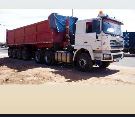 Camion shacman image 1