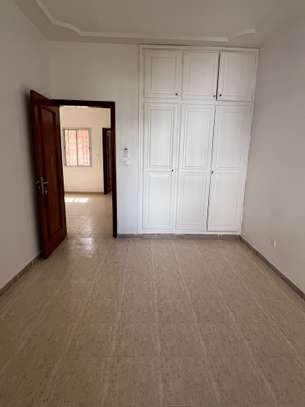 Jolie villa F6 avec jardin à Ngor Almadies image 6