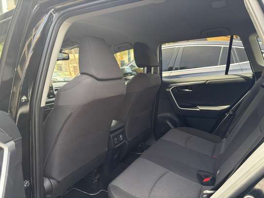 Toyota RAV4 hybride SUV 2022 image 8