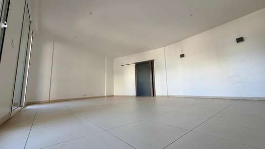 Appartement centre-ville spacieux avec balcon et vue image 7