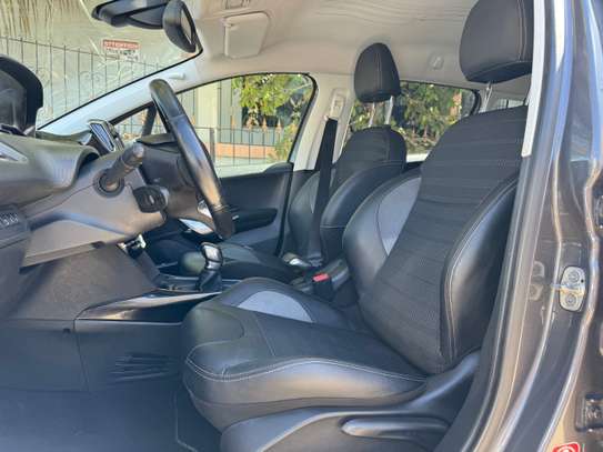 Peugeot 2008 2017 image 7