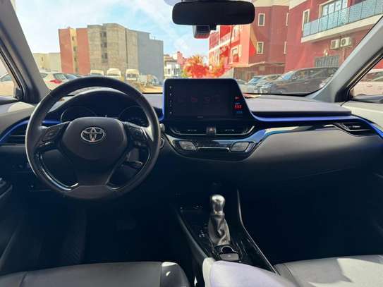 TOYOTA C-HR 2019 image 6