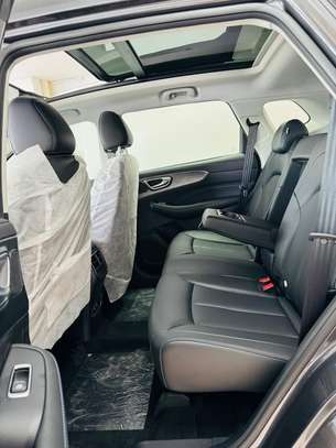 ROEWE RX5 PLUS véhicule chinois intélligent image 9