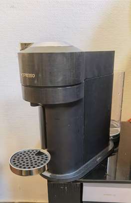 Machine à café Nespresso image 3