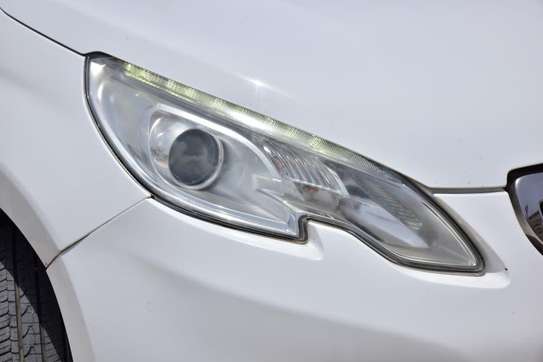 Peugeot 2008 Année 2017 image 4