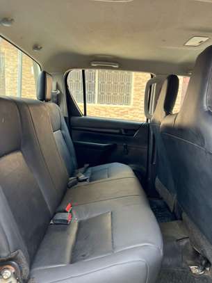 Toyota Hilux image 5