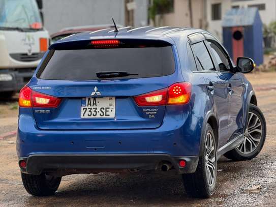 Mitsubishi outlander image 6