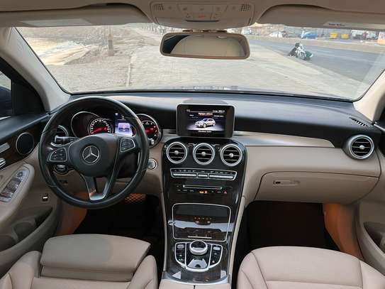Mercédès glc300 image 10