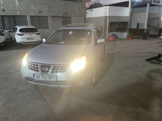 Nissan rogue 2011 image 2