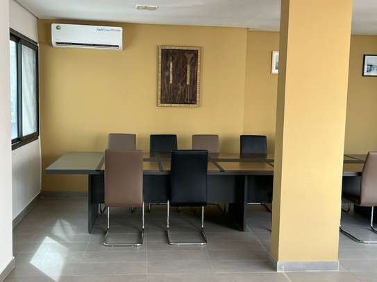 Salle de réunion a la Cite Keur Gorgui image 6