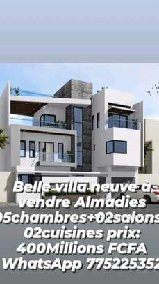 Villa neuve  R+2 à vendre Almadies image 9