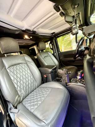 Jeep wrangler Sahara Blackhawk image 12