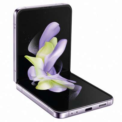 Samsung Galaxy Z FliP 4 image 5