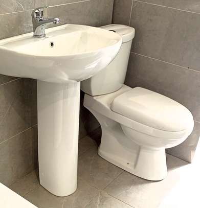 Ensemble chaise anglaise et lavabo image 5