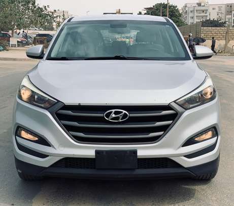Hyundai tucson image 1