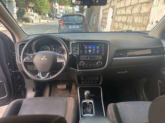 Mitsubishi Outlander 2019 SUV image 7