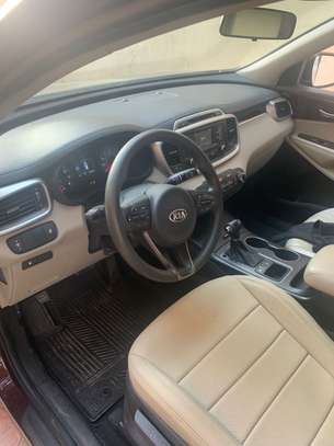 Kia Sorento image 4