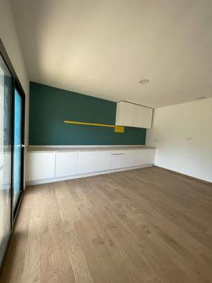 F4 neuf à louer au point e 204 m² image 12