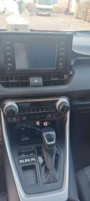 Toyota rav4 image 4