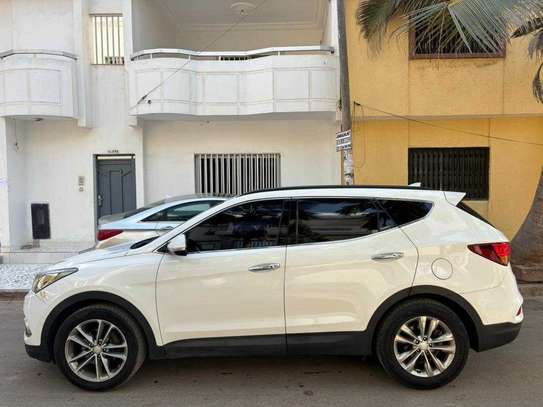 Hyundai  Santa fé  2016 image 4