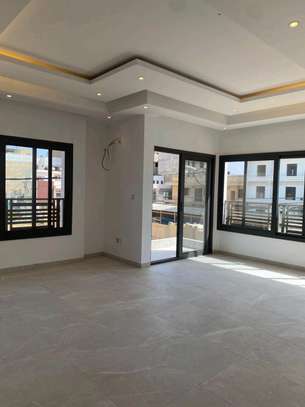 Appartement f4 à louer aux Almadies image 10