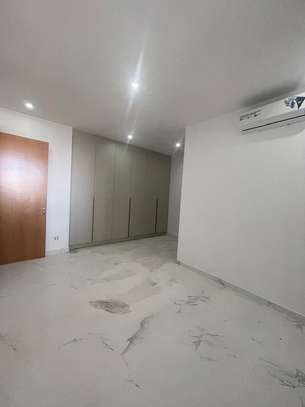 F4 Neuf et Moderne au point e image 10