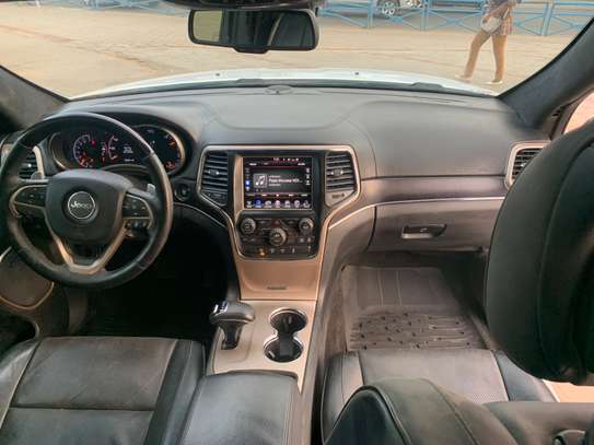 Jeep Grand Cherokee Summit image 5