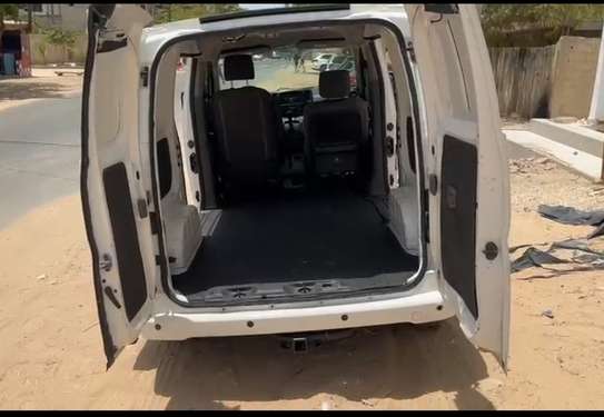 Nissan NV200 image 14