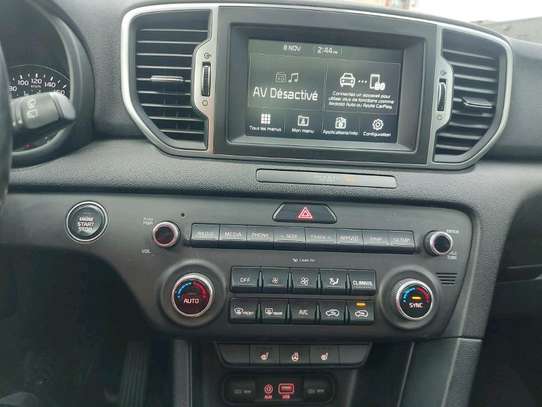 KIA SPORTAGE image 8