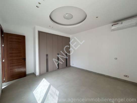 Ref_2760_PL Appartement F5 neuf à louer aux Almadies image 9