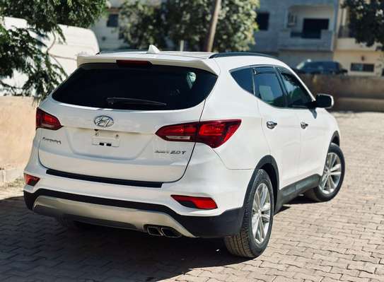 Hyundai Santafé  sport 2.0 année 2017 image 4
