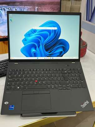 Lenovo ThinkPad T16 Gen 1, écran FHD+ 16" i7 12th Gen image 6