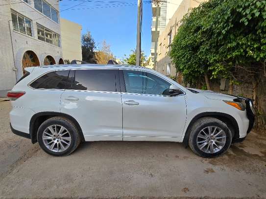 Toyota Highlander 7 places image 11