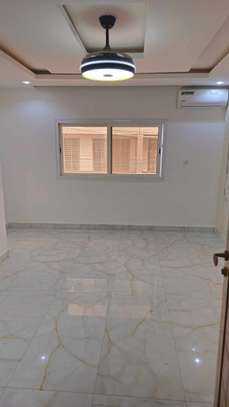 Appartements F4 et F5 tout neufs à louer au Point E image 10