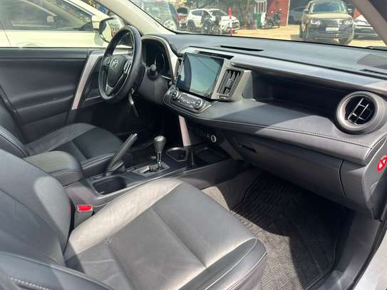 Toyota RAV4 2018 image 5