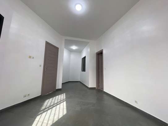 Appartement F4 à louer à Yoff Onomo image 4