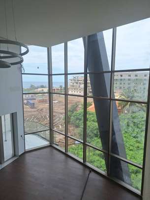 F4 3 chambres salon aux almadies vers king fath palace image 3