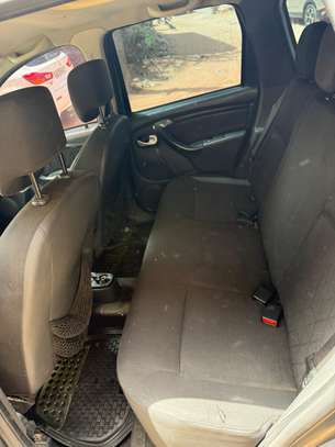 RENAULT DUSTER image 5