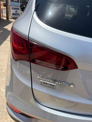 Hyundai Santafe Limited image 11