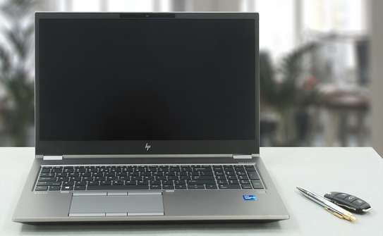 HP ZBOOK FURY 15.6 G8 RTX MOBILE WORKSTATION image 2