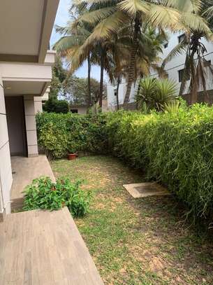 Appartement duplex accès piscine jardin privé Fann Résidence image 11