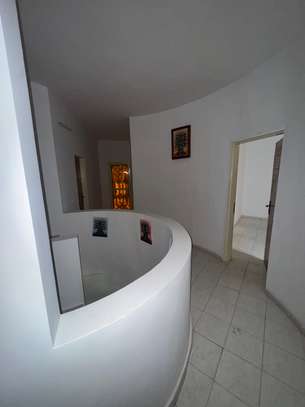 VILLA R+1 A LOUER COMMERCIAL image 9